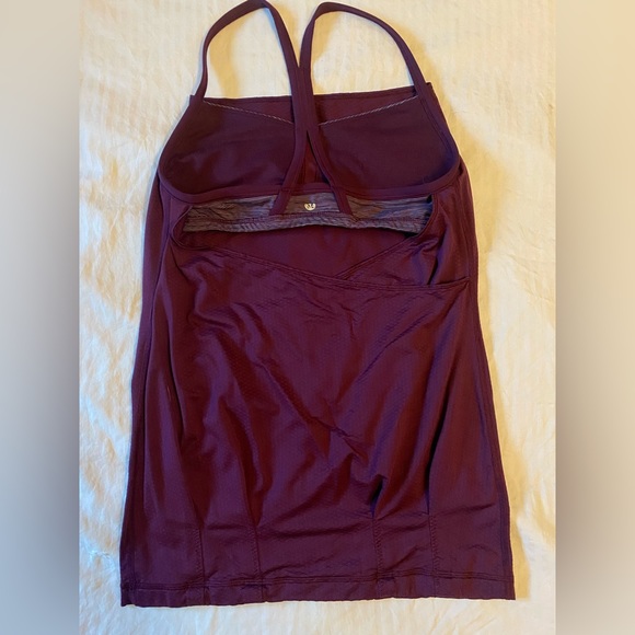 Lululemon Slouch Open Back Tank with Bra - Picture 3 of 6